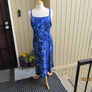#642  NEW WOMAN'S DARK BLUE SUN DRESS BY ROAD SIDE  (SIDE L - XL)